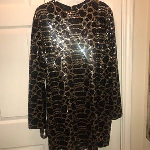 Sequined bodycon dress with keyhole back